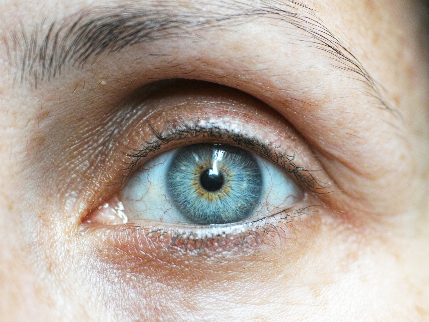 Bruns, bleus, verts : qu'est-ce qui définit la couleur de nos yeux ?
