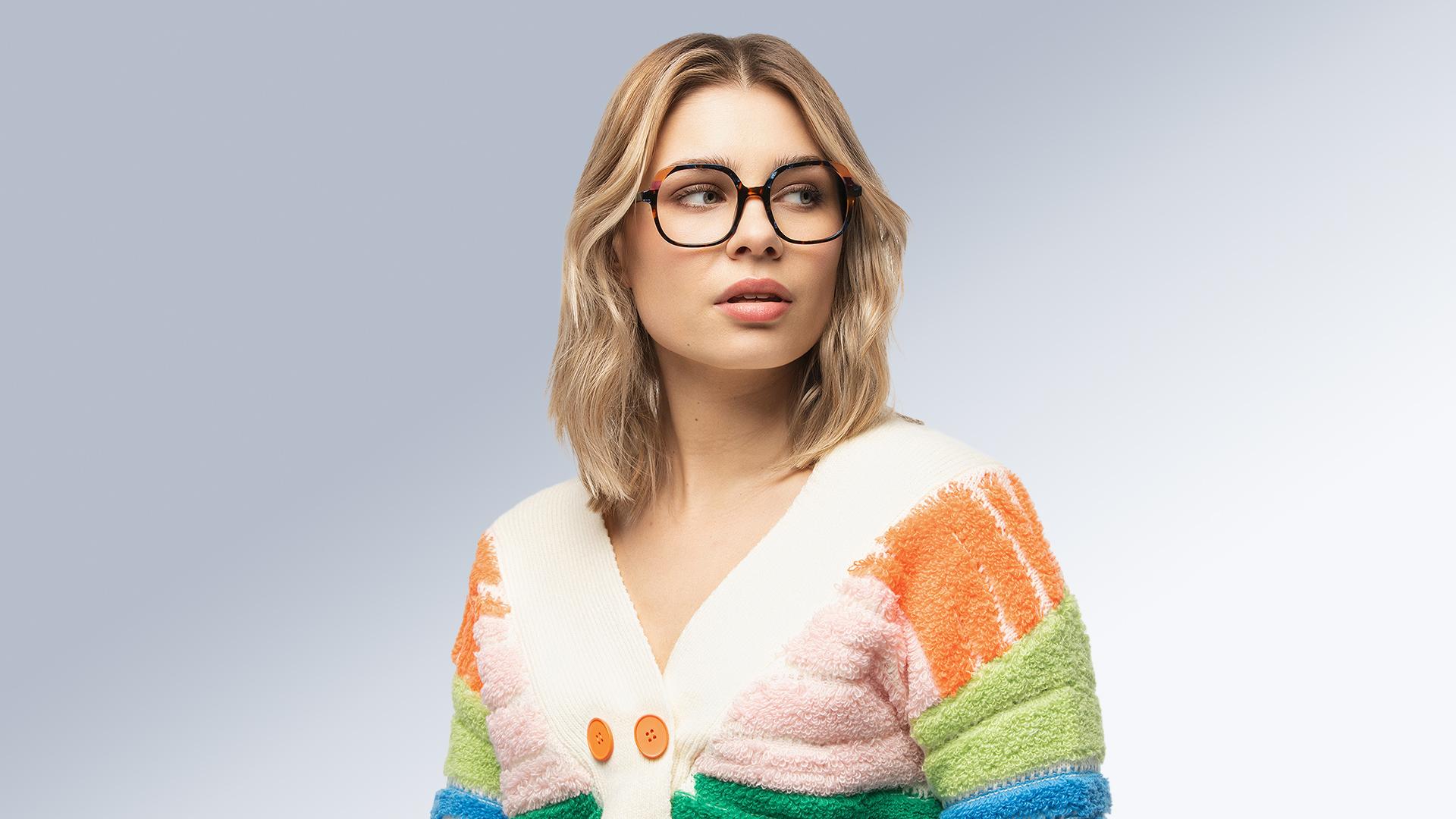 Lunettes de vue Signature Krys Femme Écaille Carré Kis2501 Trois-Quart
