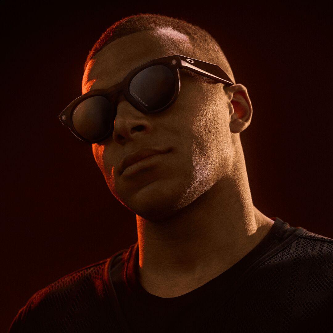 Lunettes de soleil Oakley Meta Mixte Noir Sport Ow8002 Trois-Quart